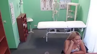مفلس شقراء فاتنة الروسية الملاعين الطبيب
