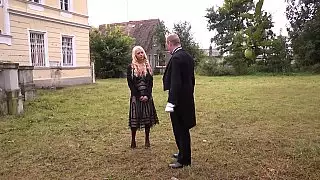 خادمة مفلس الثلاثي
