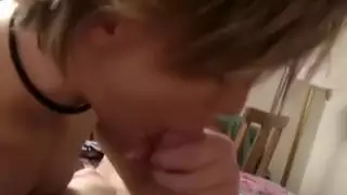 فاتنة بيلا ركوب الخيل لها BF شعر الديك