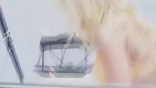 سخيف شقراء بيكيني حبيبتي في قارب