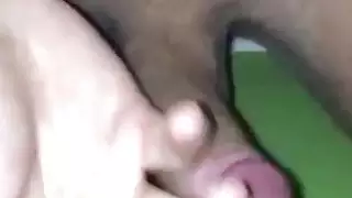 انه يمارس الجنس معها وأفلامها