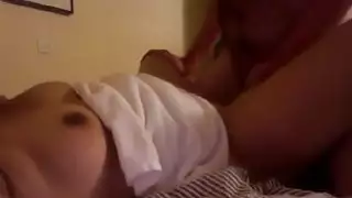ربة منزل قذرة حريصة على بعض سخيف عميق