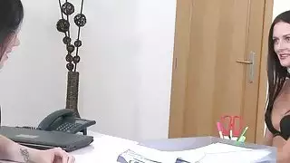 الإناث وكيل يلعق مثليه ضئيلة