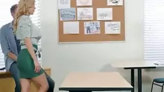 انظر هذا العمل الثلاثي السوبر المتشددين داخل الفصول الدراسية