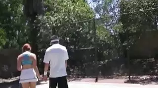 تمتعت اثنين من besties كتيبة كس بقصف مع مدرب التنس