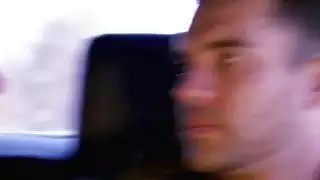 العربدة ضخمة في عرض الواقع غريب