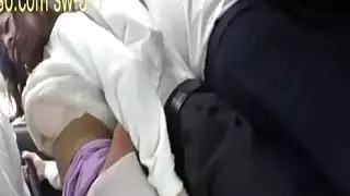 وقحة زوجة شابة القطار حذر