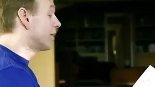 في سن المراهقة الشعر الداكن يحصل كس انتقد تحت الدش