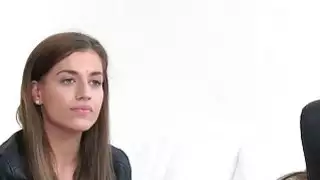جميلة مثليه صغيرتي نموذج لعب في الصب