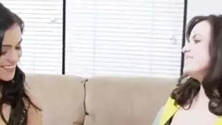 شقراء في سن المراهقة ألينا أول مرة غير مطيع سيدة يجعل صديقتها قرنية
