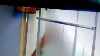 اشتعلت أمي BBW على كاميرا تجسس في الحمام
