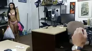 الهواة كتي اللاتينية بيادق لها معطف المنك القديم وخبطت