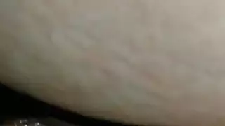 اللعب مع كس زوجتي بينما تنام