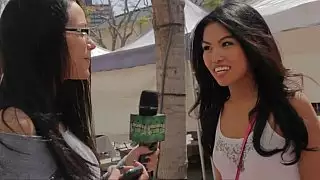 اللسان ، Titties والمال