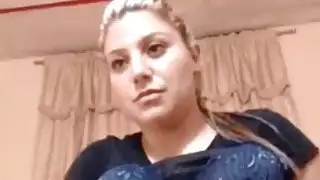 اثنين من المشاغب اللاتينية اللاتينية فاتنة شرب الرقص و striping على كام LiveSexFunsCOM