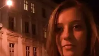 سخيف العام مع فتاة صغيرة مفلس
