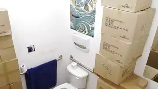 فرخ جميلة يريد الديك لحمي في بوسها