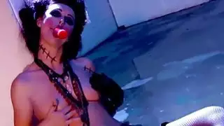 لا يصدق مفلس السلوفاكية فاتنة اللعب