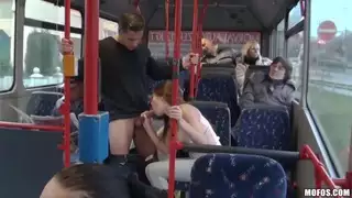 سخيف في الحافلة