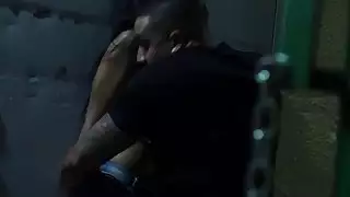 مراهق مراهقة أدريان مايا يصرخ بينما يحصل دمار كس
