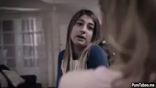 في سن المراهقة مثليه حصلت مارس الجنس من الصعب أمام أمها غاضبة
