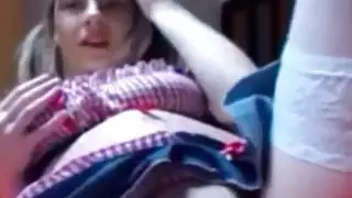 حامل مفلس في سن المراهقة أصابع كس