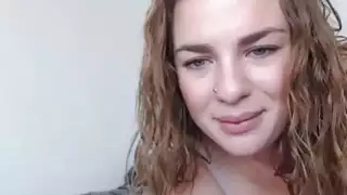 تنتج الجبهة العصائر باستخدام هزاز