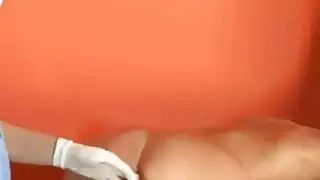 الشباب قائظ اصابعه عارية شقراء اصابع الاتهام