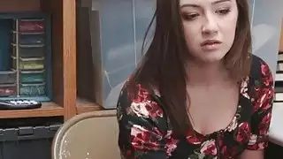 سرقة التافه المشتبه ليلي الحصول عارية وركب على قضيبه