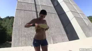 غابرييل غوتشي يلتقي الديك الدهون على الطريق!