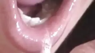 الهاوي فتاة closeup اللسان