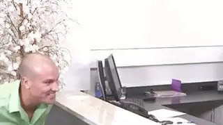 اثنين من الاطفال الساخنة الشباب حصلت مارس الجنس في doggystyle