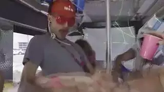 متسربة حزب الحافلة مفلس sucky