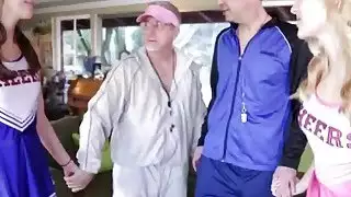 Alexa Grace Gets Banged بواسطة الآباء صديق في Doggy