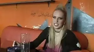 دارلينج هو إعطاء الفصل في الفم عن طريق الفم في الهواء الطلق