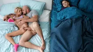 الغش كتي شقراء يحصل فظيع مع رجل محظور