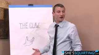 تدريبات المعالج الديك في ايمي كس في جلسة بخ