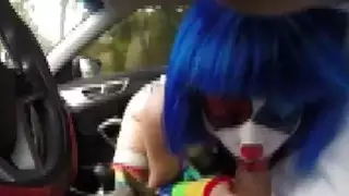 ميكايلا ميكو في زي خبطت في العام وابتلاع نائب الرئيس