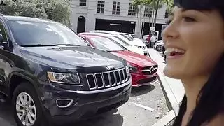 امرأة سمراء الملاعين ديك كبيرة في شاحنة الحديقة