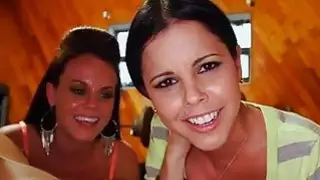 المشاغب المشاغب لعق cunts بحماس