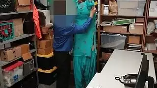 القبض على السارق العربي في سن المراهقة ومارس الجنس من قبل الأمن