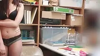 يحصل على ثمل shoppifter الساخن نعومي ماي بجد في مكتب LP