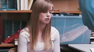 shoplifter دوللي ليه الملاعين على حريتها