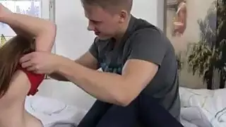 يحصل مارس الجنس أحمر رائعتين من الصعب