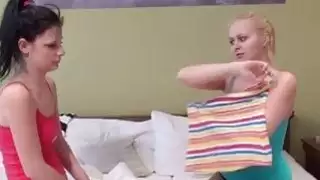 أفضل أصدقاء النوم معا