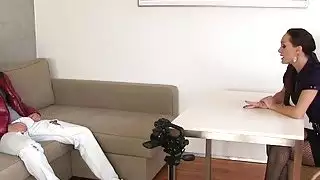 وكيل الإناث يحصل على اسلوب هزلي اللعنة