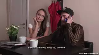 زوجة شابة في جوارب استغل من قبل الجنس الحالي