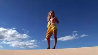 العسل شقراء توري دباغة قليلا