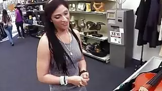لها مسروقة التشيلو
