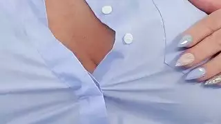 المتأنق الشرج بانج ضخمة الثدي مدرب في المكتب